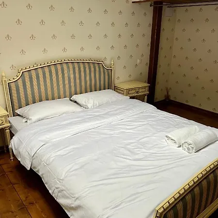 Unique Apartment *
